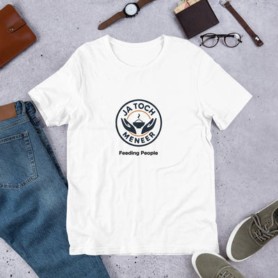 Wit T-shirt – Ja Toch Meneer “Feeding People” Badge bedrukt