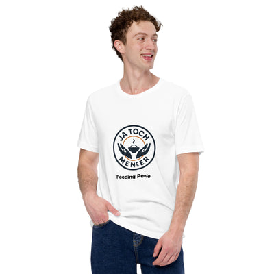Wit T-shirt – Ja Toch Meneer “Feeding People” Badge bedrukt